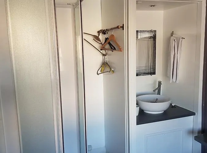 酒店 Des Voyageurs 马耶讷